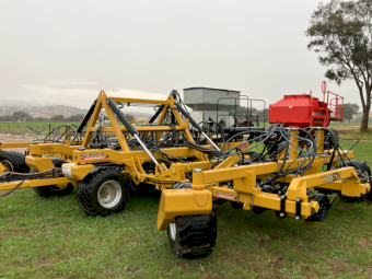2021 Serafin Ultisow S944 Air Seeder with Horwood Bagshaw 6000 Cart