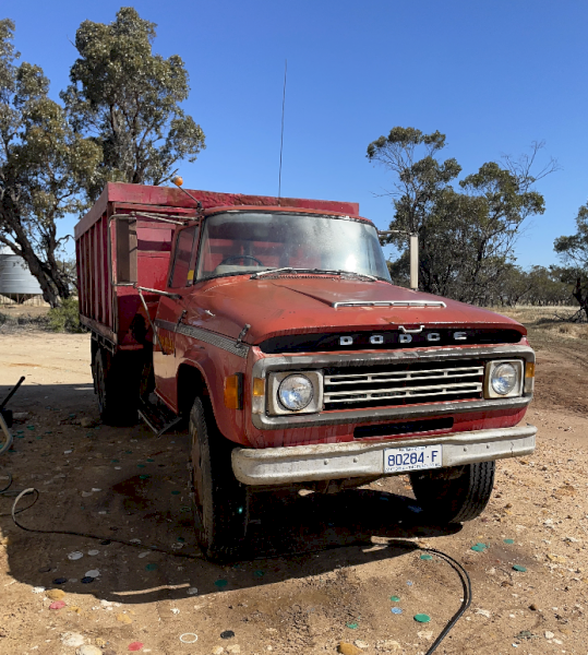 1975 Dodge 500 Tipper Truck
