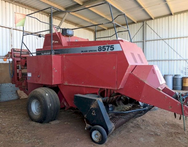 WANTED 8x3x3 Large Square Baler