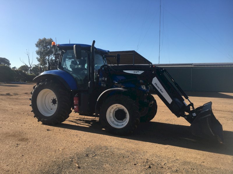 2018 New Holland T7-190 Autocommand Tractor with Loader