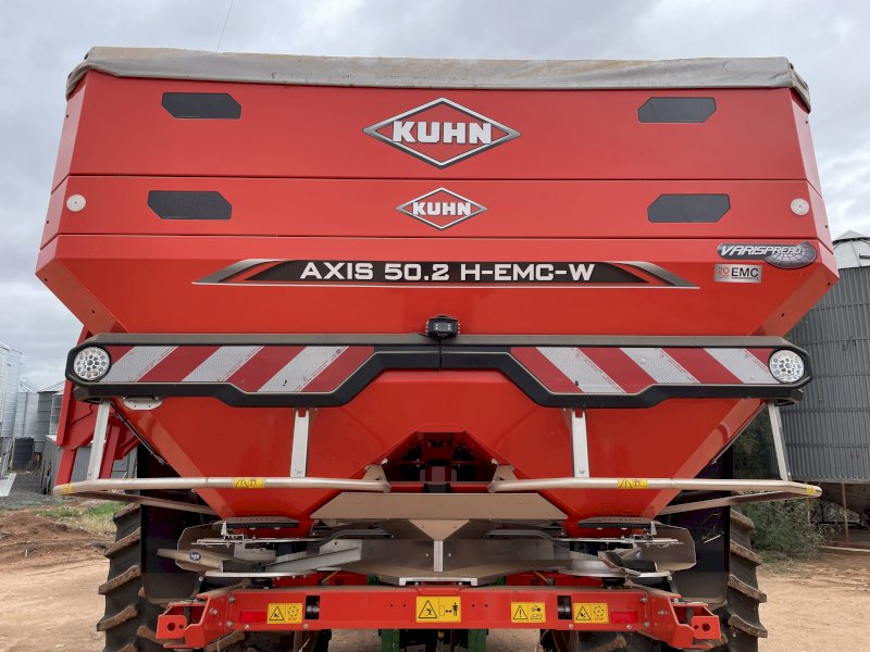 2022 Kuhn Axis 50.2 H-EMC-W linkage spreader.
