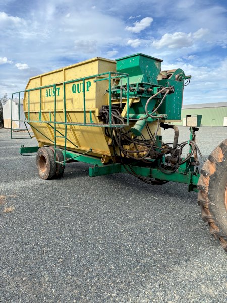 Aust Quip Feed Mixer with Roller Mill