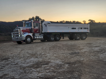 2007 Kenworth T904 with 2023 Gorski Tipper Trailer
