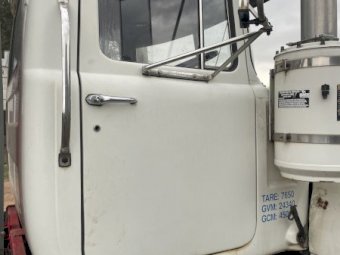 1982 Mack R600  Prime Mover