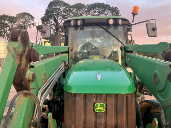 2006 John Deere 6520 Tractor with 741 Loader