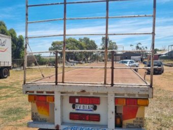 Under Auction - (A244) 1998 Freighter 45ft Flat Top Trailer 