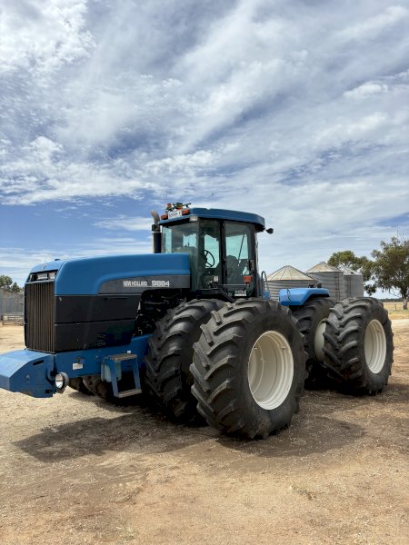 New Holland 9884 Tractor