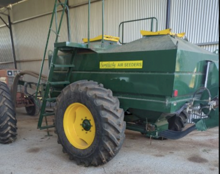 Simplicity 5700L Air Cart