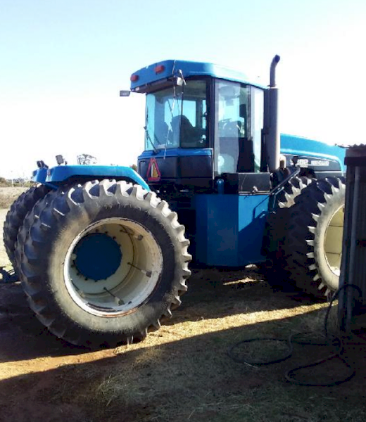 1997 New Holland 9282 Versatile Tractor