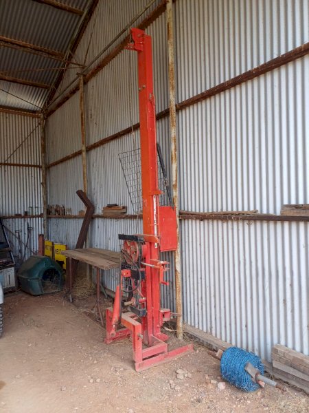 FarmForce Post Driver