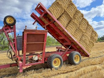 Jadan  Bale Stacker