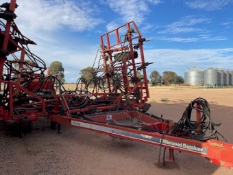 Horwood Bagshaw 40ft Scaribar with 6000 lt Air Cart