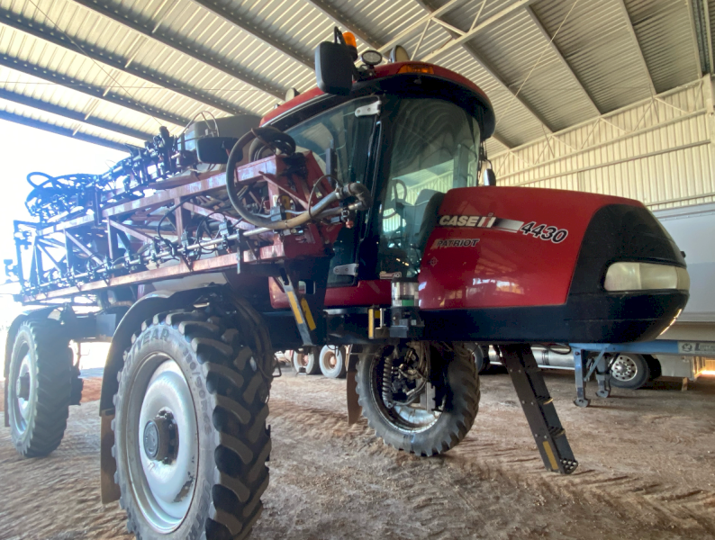 2020 Case IH 4430 Patriot SP Boom Spray