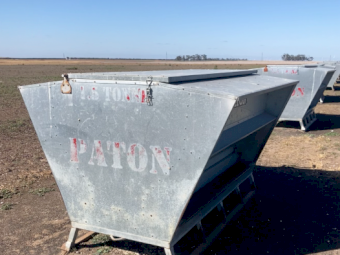 1.5 tonne Paton Feeders x 4