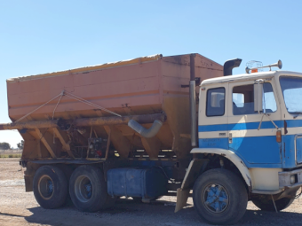 1974 International Acco 2150A Truck & Grouper