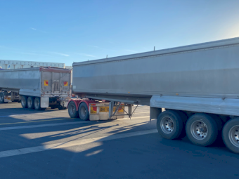 2002 Kenworth K104 Roadtrain with Tefco tippers