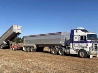 2002 Kenworth K104 Roadtrain with Tefco tippers