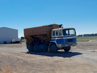 1974 International Acco 2150A Truck & Grouper