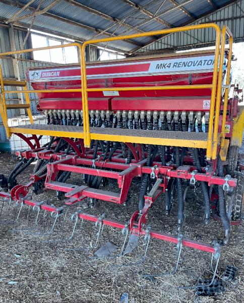 28 run Duncan MK4 Seeder