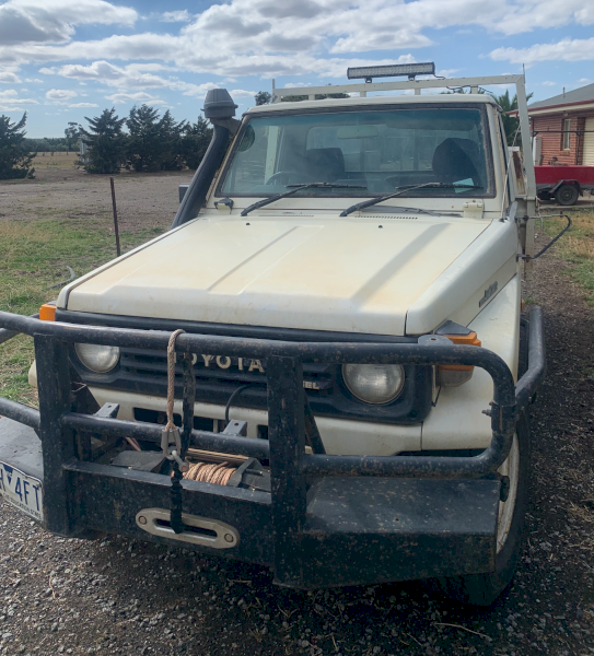 Toyota Landcruiser 75 Series Tray Ute