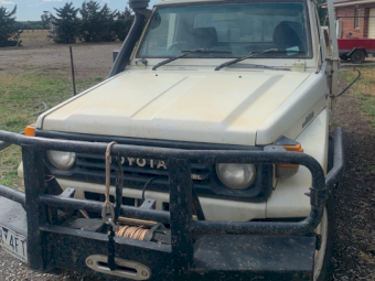 Toyota Landcruiser 75 Series Tray Ute