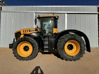 2018 JCB Fastrac 8330