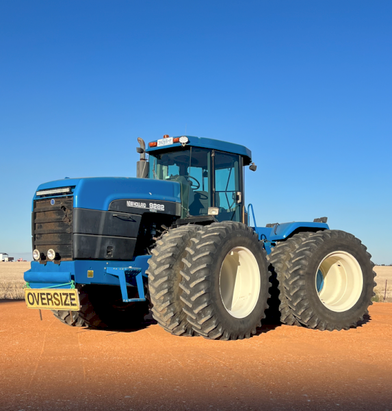 2000 New Holland 9282 Tractor