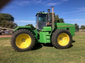 1995  John Deere 8770 Tractor