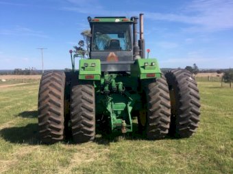 1995  John Deere 8770 Tractor