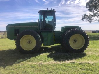1995  John Deere 8770 Tractor