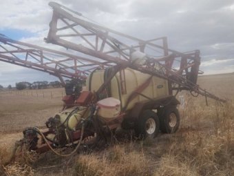 Hardi 4224 Tow Behind Sprayer