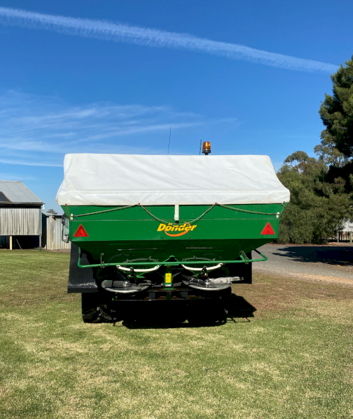 Donder 2500 Spreader