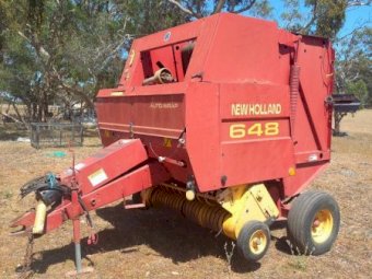 New Holland 648 Round Baler