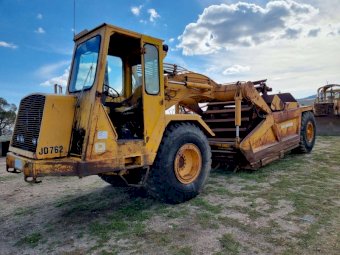 John Deere 762 Scraper