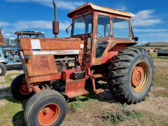 International 866 Tractor
