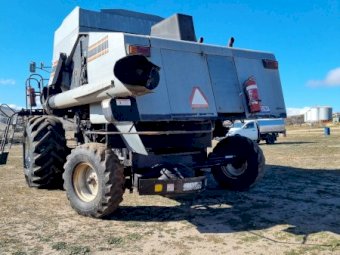 1992 Gleaner R62 with 30ft Front