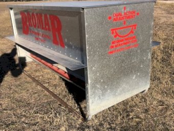Bromar Sheep Feeder