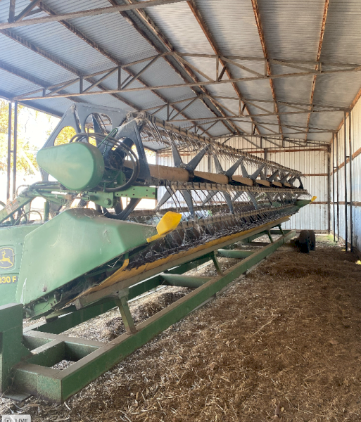 John Deere 930 F 30ft Flex Front on Trailer