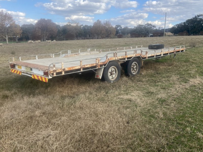 25 x 8 ft Trailer