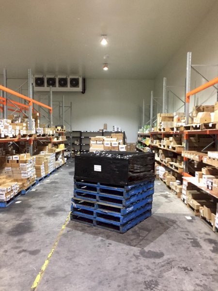 20m x 12m x 8m High Cool Room. "Price Reduced"