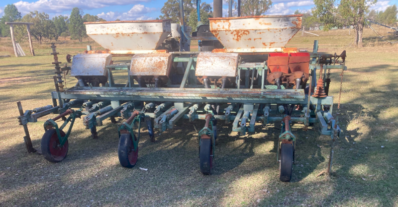 Gyral 4 Row Planter