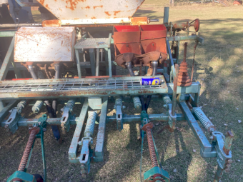 Gyral 4 Row Planter