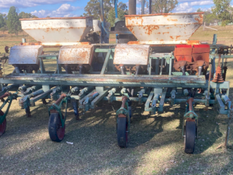 Gyral 4 Row Planter