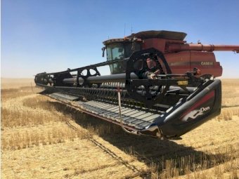 2018 Case 7240 Header with 40 ft MacDon front and Comb Trailer
