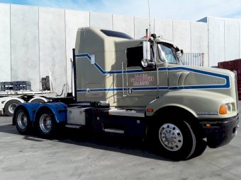 2003 Kenworth T404S