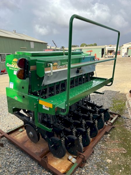 New old stock - Great Plains 3p600 Min Till Seeder
