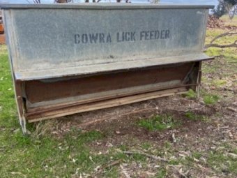 1MT Cowra Lick Feeder