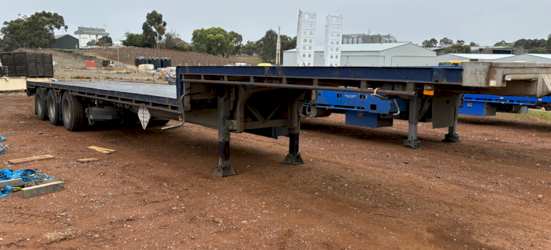 2002 Krueger 45' Drop Deck