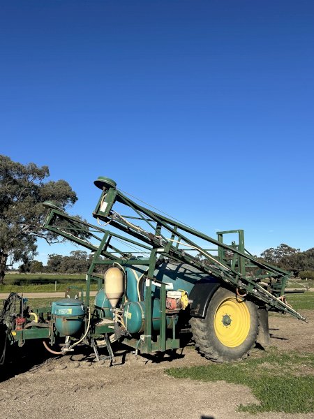 1998 Goldacres 4024 Trailing sprayer