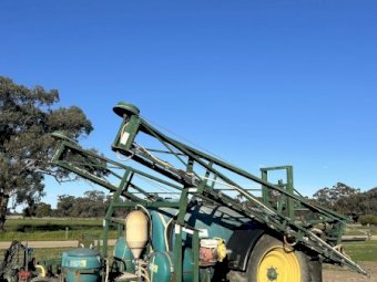 1998 Goldacres 4024 Trailing sprayer